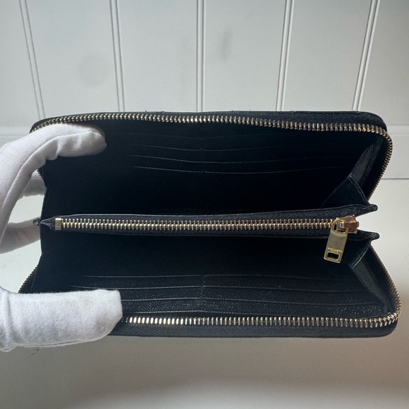 YSL Yves Saint Laurent Monogram Matelasse Leather Black Zip Long Wallet COA - Picture 6 of 12